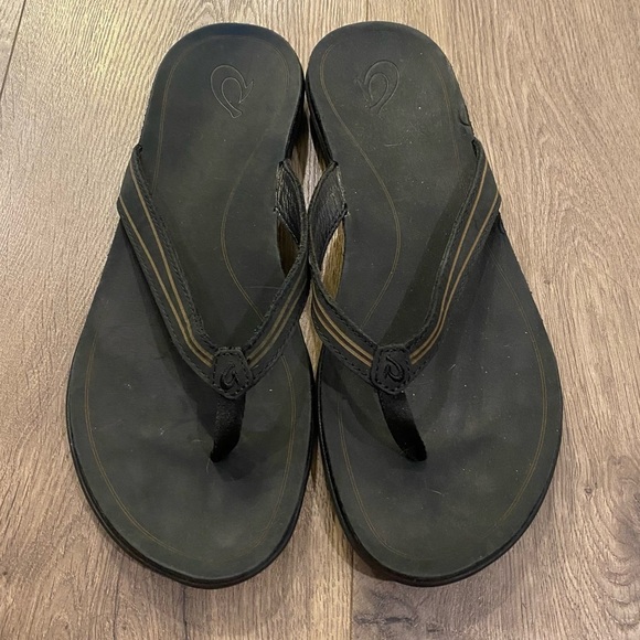 Olukai Aukai Black Leather Sandals size 10 - Picture 1 of 7